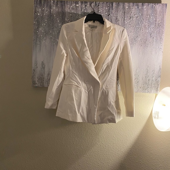 NWOT H&M white blazer size 6. Extra buttons - Picture 1 of 4